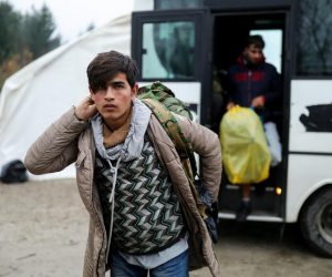 11.11.2019., Bihac, Bosna i Hercegovina - U kampu Vucjak u blizini Bihaca boravi izmedju 1000 i 2000 migranta. Taj broj varira jer migranti svakodnevno idu u "game", nakon kojeg se mnogi pretuceni vrate u kamp. Kamp se nalazi 8 km od granice. U posljednih nekoliko dana temperature se krecu oko 0 stupnjeva. Kamp se nalazi 8 km od granice s Hrvatskom. Autobus sa nekoliko migranta koji su uhvaceni u pokusaju da predju granicu stigao u kamp.
Photo: Armin Durgut/PIXSELL