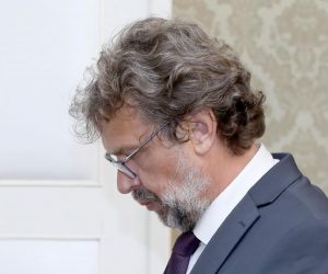 12.09.2019., Zagreb - Predsjednik Vlade Andrej Plenkovic primio je u Banskim dvorima predstavnike hrvatske nacionalne manjine u Republici Srbiji predsjednika Demokratskog saveza Hrvata u Vojvodini Tomislava Zigmanova, predsjednicu Hrvatskog nacionalnog vijeca u Republici Srbiji Jasnu Vojnic i predsjednika Izvrsnog odbora Hrvatskog nacionalnog vijeca Lazara Cvijina. 
Uz predsjednika Vlade sastanku su nazocili drzavni tajnik Sredisnjeg drzavnog ureda za Hrvate izvan Republike Hrvatske Zvonko Milas te drzavna tajnica u Ministarstvu vanjskih i europskih poslova Zdravka Busic.
Photo: Patrik Macek/PIXSELL