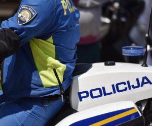 13.05.2018., Sibenik - Oznake na policijskim motorima. 
Photo: Hrvoje Jelavic/PIXSELL