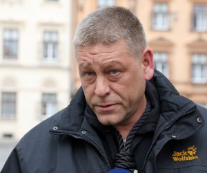 13.12.2017., Zagreb- Inicijativa Ovrsni ustanak predala je zahtjev Vladi da donesu uredbu o deblokadi racuna gradjana i pravnih subjekata.
Photo: Patrik Macek/PIXSELL