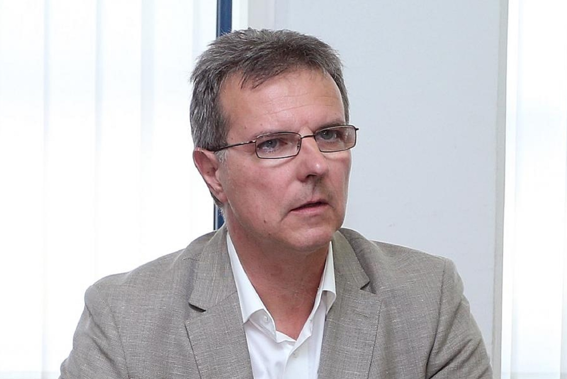 14.07.2015., Zagreb - Na Upravnom sudu danas je odrzano rociste na kojem sutkinja Tamara Bogdanovic odlucuje je li Milijan Brkic, glavni tajnik HDZ-a prepisao svoj diplomski rad na Policijskoj akademiji. Sudjenje je izazvalo veliki interes medija dok se Milijan Brkic nije pojavio u sudnici. Odvjetnik Milijana Brkica Ivo Farcic. 
Photo: Goran Stanzl/PIXSELL
