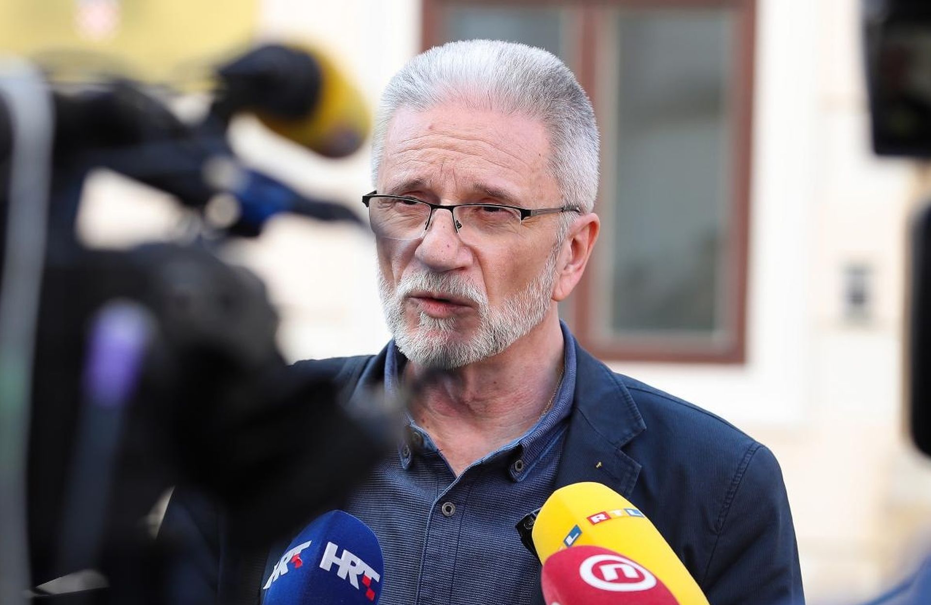 16.03.2020., Zagreb - Kresimir Sever daje izjavu novinarima ispred Banskih dvora uoci sastanka predsjednika Vlade Andreja Plenkovica i gospodarstvenika zbog koronavirusa. Photo: Luka Stanzl/PIXSELL