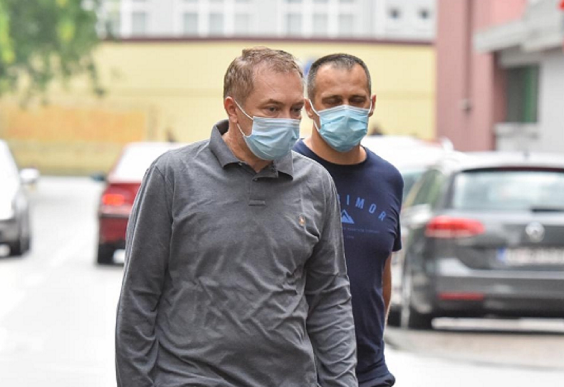 17.09.2020., Zagreb - Direktor Uprave JANAF-a Dragan Kovacevic uhicen zbog sumnji u gospodarski kriminalitet i korupciju. Dragan Kovacevic izlazi s istraziteljima iz stana u Tuskanovoj ulici nakon obavljenog pretresa. 
Photo: Sasa Zinaja/NFOTO/PIXSELL