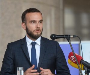 18.06.2020., NSK, Zagreb - Predsjednik Vlade Andrej Plenkovic, ministar rada i mirovinskoga sustava Josip Aladrovic i ravnatelj Hrvatskog zavoda za zaposljavanje Ante Loncar svecano su urucili ugovore o dodjeli bespovratnih sredstava u okviru Poziva "Zazeli – program zaposljavanja žena – faza II", koji se financiraju sredstvima Europskog socijalnog fonda u okviru Operativnog programa Ucinkoviti ljudski potencijali 2014.-2020..Photo: Marko Prpic/PIXSELL