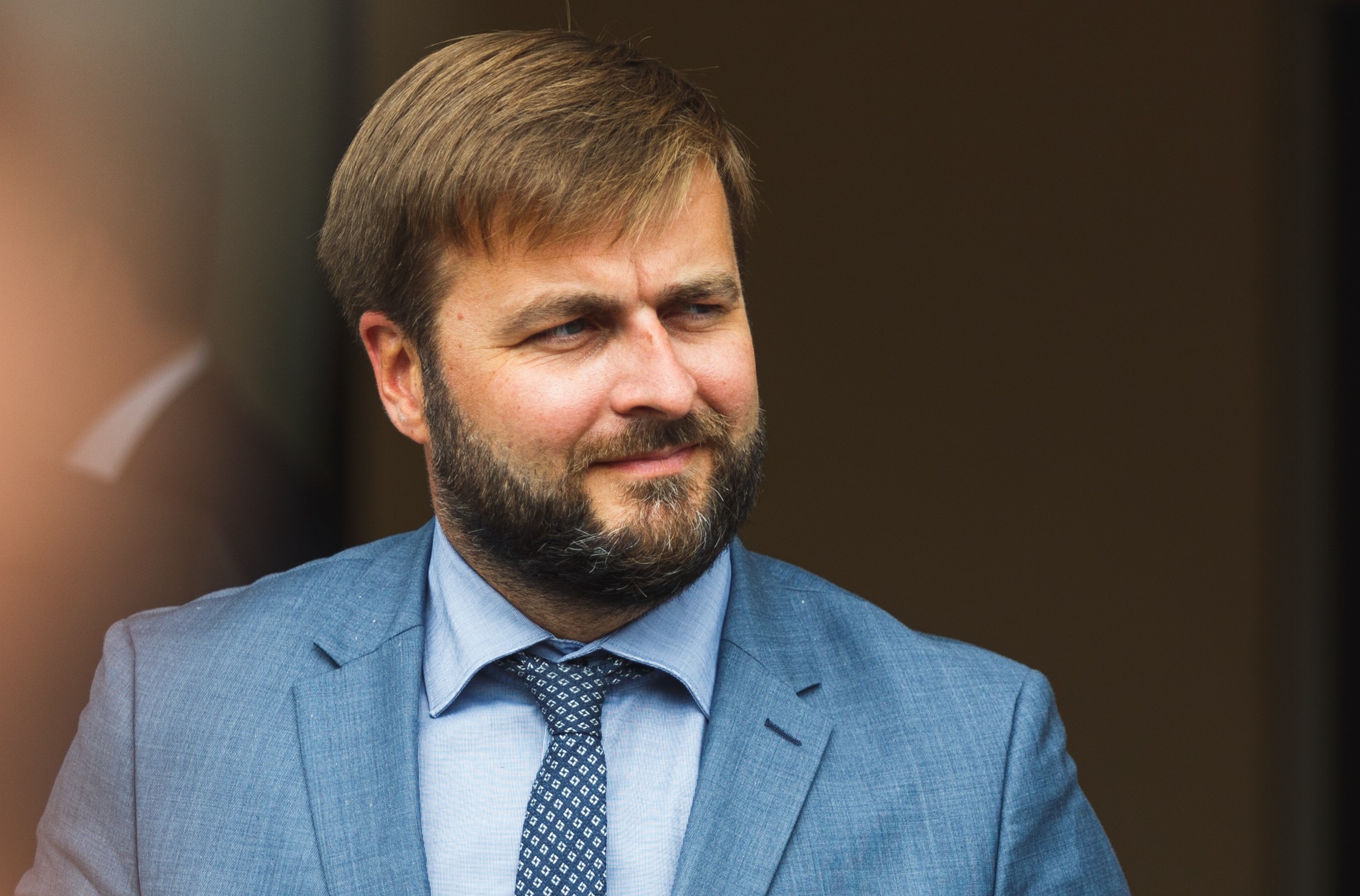 18.09.2020., Gospic - Izjave sudionika nakon zavrsetka 8. sastanka Vlade sa zupanima, predstavnicima Udruge gradova i Udruge opcina na kojem je tema bila reforma lokalne samouprave, koristenje europskih fondova te gosopodarski oporavak. Ministar Tomislav Coric. Photo: Marko Dimic/PIXSELL
