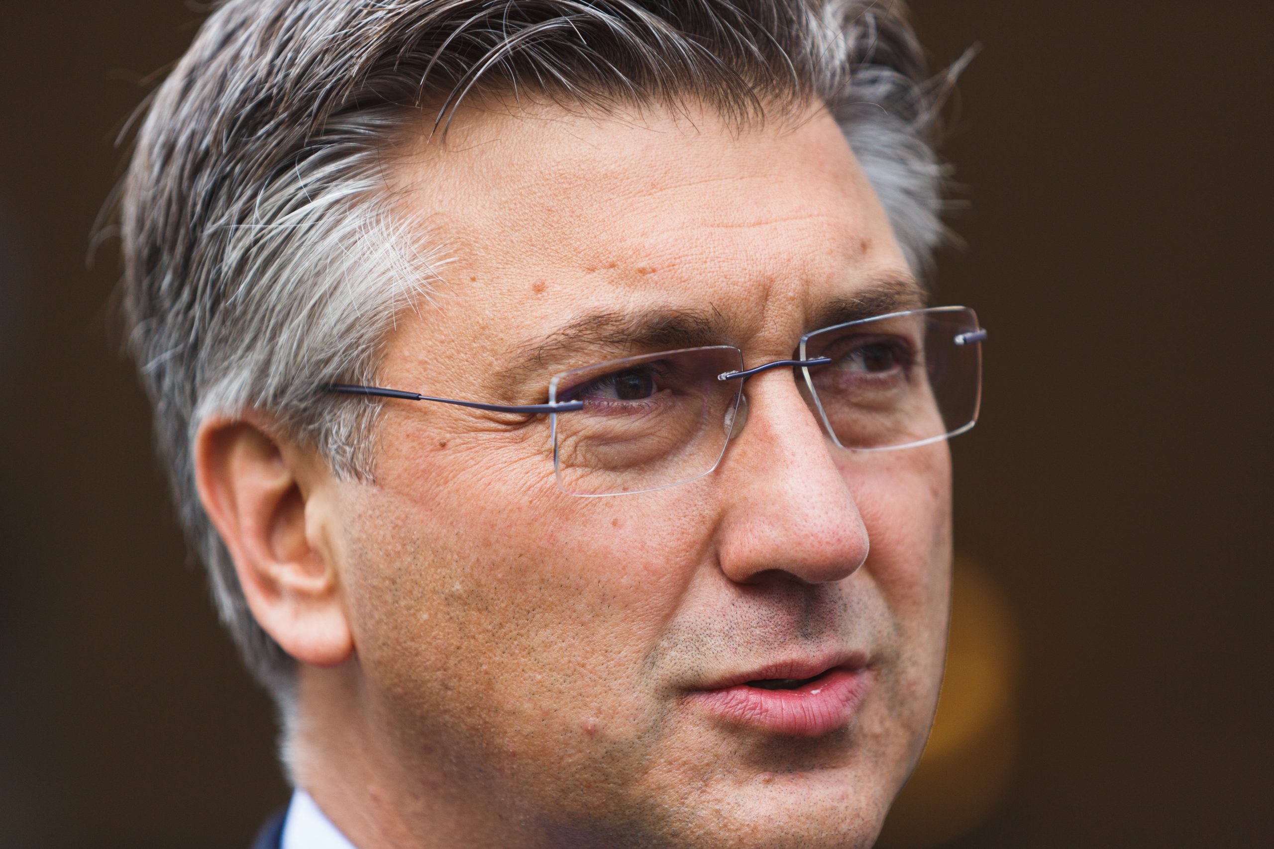 18.09.2020., Gospic - Izjave sudionika nakon zavrsetka 8. sastanka Vlade sa zupanima, predstavnicima Udruge gradova i Udruge opcina na kojem je tema bila reforma lokalne samouprave, koristenje europskih fondova te gosopodarski oporavak. Premijer Andrej Plenkovic. Photo: Marko Dimic/PIXSELL