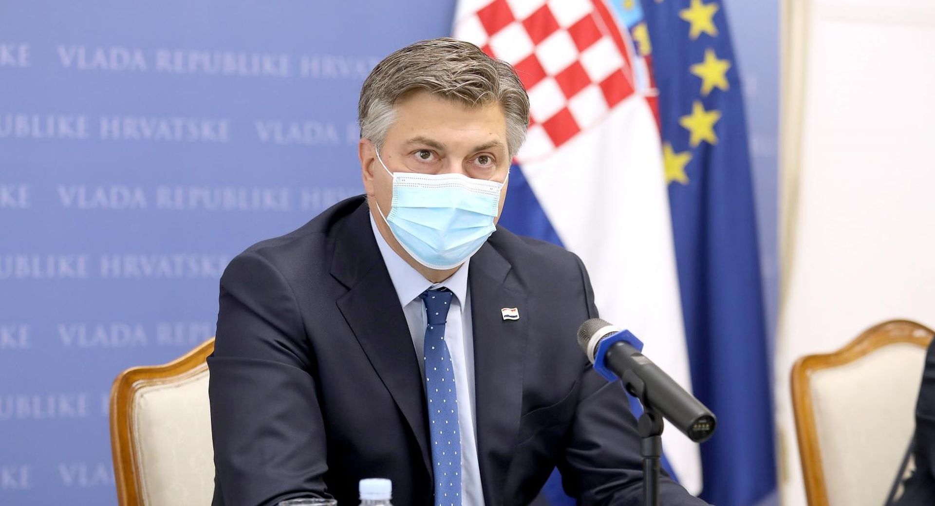 21.09.2020., Zagreb - Predsjednik Vlade Republike Hrvatske Andrej Plenkovic potpisao je u Banskim dvorima s predsjednicom Matice umirovljenika Hrvatske Visnjom Fortunom i predsjednicom Sindikata umirovljenika Hrvatske Jasnom A. Petrovic Sporazum o osnivanju Nacionalnog vijeca za umirovljenike i starije osobe.  
Photo: Patrik Macek/PIXSELL