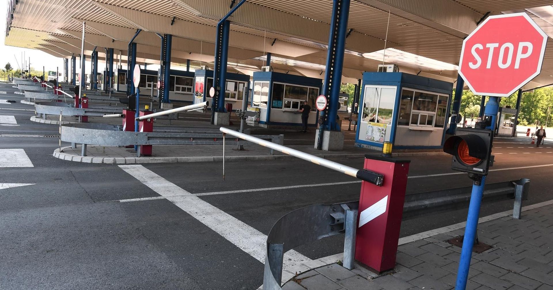 22.05.2020., Batrovci, Srbija - Vlada Srbije je donijela odluku o otvaranju granicnih prijlaza i slobodnom ulasku svih drzavljana u Republiku Srbiju, bez testa na koronavirus i dozvole komisije. Photo: Srdjan Ilic/PIXSELL
