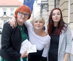 22.09.2020., Zagreb - Sandra Bencic i Rada Boric odrzale su ispred Sabora konferenciju za medije o programu Platforme za reproduktivna prava za siguran i dostupan pobacaj.  
Photo: Patrik Macek/PIXSELL