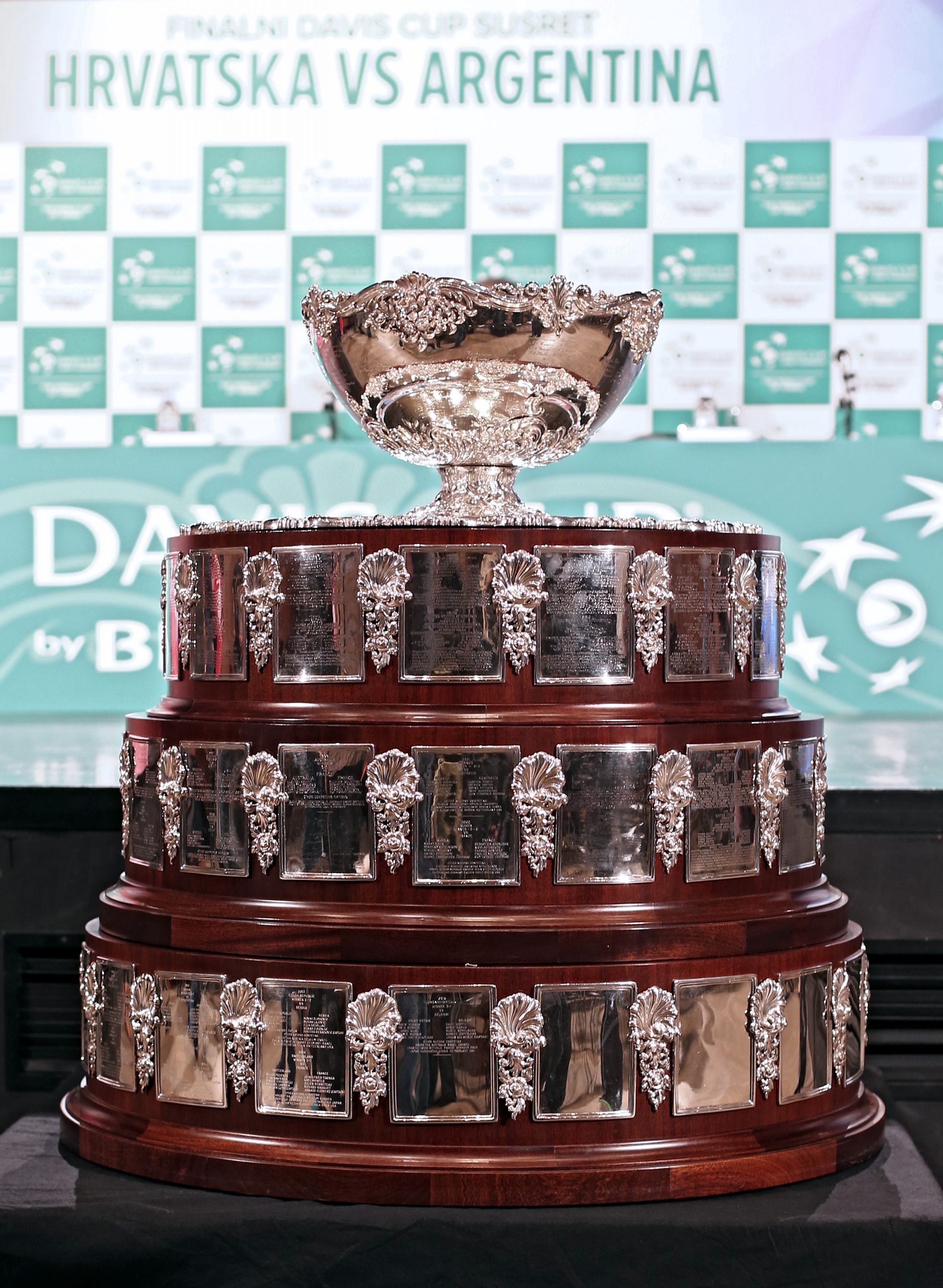 24.11.2016., Zagreb - U koncertnoj dvorani Vatroslava Lisinskog odrzana je svecana ceremonija izvlacenja parova za Davis Cup. Davis Cup pehar. 
Photo: Sanjin Strukic/PIXSELL