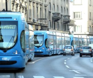 24.11.2017., Zagreb - Zbog sudara tramvaja i automobila na krizanju Ilice i Reljkoviceve ulice zaustavljen je tramvajski promet u smjeru centra. 
Photo: Sanjin Strukic/PIXSELL