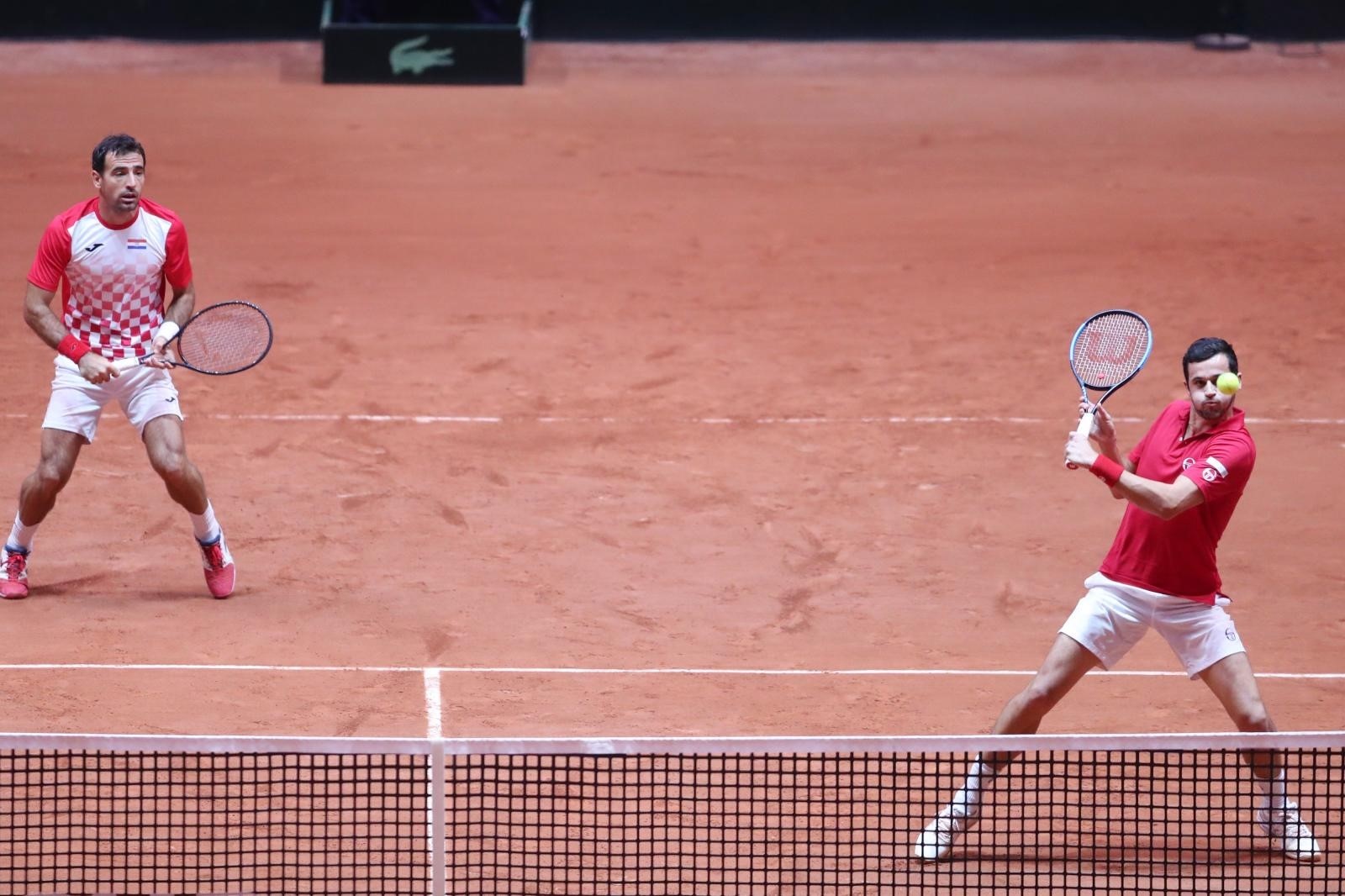 Lille: Dodig i Pavić protiv Herberta i Mahuta u finalu Davis Cupa 24.11.2018., Lille, Francuska - Na stadionu Pierre-Mauroy odigrano je finale Davis Cupa izmedju Francuske i Hrvatske. Drugog dana odigran je mec parova izmedju Pierre-Huguesa Herberta i Nicolasa Mahuta protiv   Ivana Dodiga i Mate Pavica. Ivan Dodig, Mate Pavic Photo: Sanjin Strukic/PIXSELL