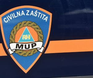 26.02.2020., Sibenik - Oznaka - logo Civilne zastite (MUP)
Photo: Hrvoje Jelavic/PIXSELL