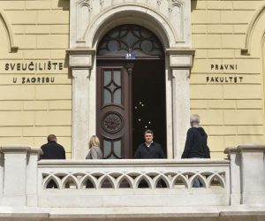 28.03.2020., Zagreb - Predsjednik Republike Hrvatske Zoran Milanovic razgledao je potresom ostecenu zgradu Pravnog fakulteta odnosno Rektorata Sveucilista u Zagrebu u drustvu rektora Damira Borasa.
Photo: Davorin Visnjic/PIXSELL