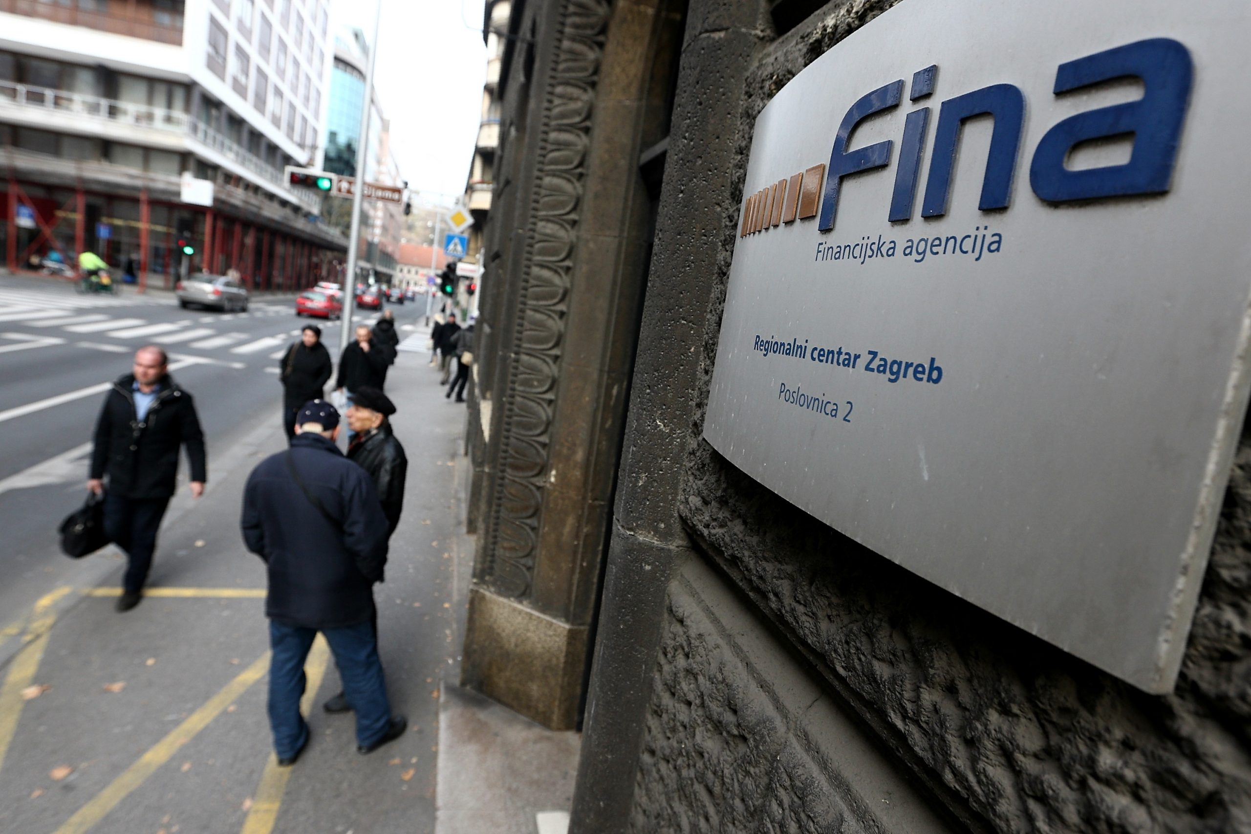 28.11.2015., Zagreb - Financijska agencija ili FINA jedna je od najvecih hrvatskih tvrtki, a bavi se obavljanjem transakcija u platnom prometu, prijevozom gotova novca, pruzanjem poslovnih informacija i elektronickih servisa. Photo: Zeljko Lukunic/PIXSELL