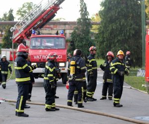 29.06.2015., Djurdjenovac, Nasice - Veliki pozar u novom postrojenju nekadasnje tvornice DIK Djurdjenovac u kojoj se nalazi lakirnica. Photo: Marko Mrkonjic/PIXSELL