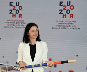 29.06.2020., Zagreb - Konferencija za medije nakon video konferencije ministara poljoprivrede i ribarstva EU. Na konferenciji za medije su govorile njemacka ministrica poljoprivrede Julia Klockner i ministrica poljoprivrede HR Marija Vuckovic. Photo: Josip Regovic/PIXSELL/EU2020HR