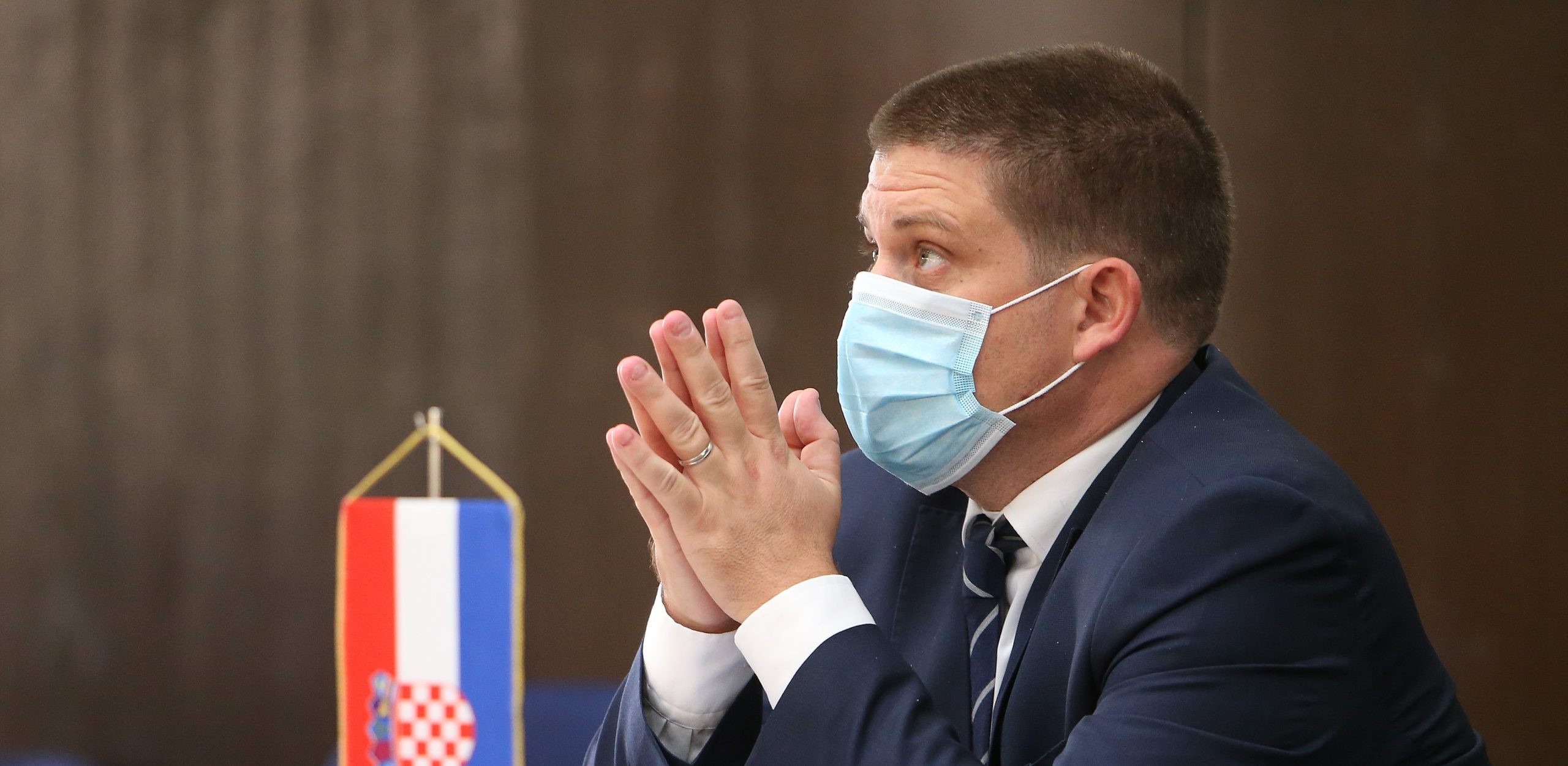 29.09.2020., Zagreb - U Kongresnoj dvorani Ministarstva mora, prometa i infrastrukture potpisan je Sporazum o odrzavanju i rekonstrukciji mostova na granici s BiH. Rijec je o Sporazumu koji se odnosi na odrzavanje i rekonstrukciju deset mostova preko rijeke Save, dok se nekolicina odnosi i na mostove preko rijeka Une i Korane. Ministar mora, prometa i infrastrukture, Oleg Butkovic.  Photo: Marko Prpic/PIXSELL