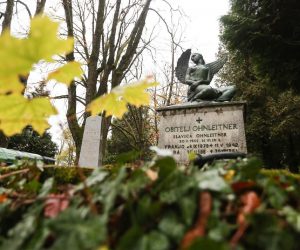 30.10.2019., Zagreb - Grobnica obitelji Ohnleitner na Mirogoju rad je Ive Kerdica iz 1924. godine. Photo: Emica Elvedji/PIXSELL