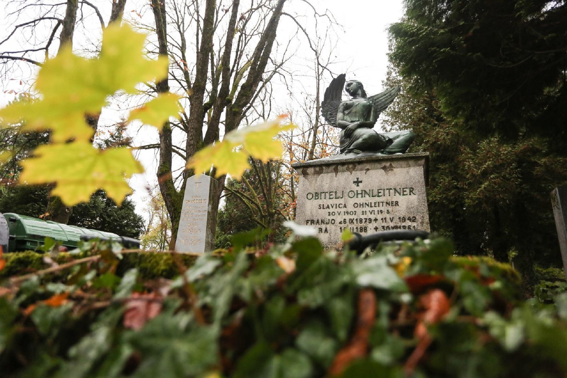 30.10.2019., Zagreb - Grobnica obitelji Ohnleitner na Mirogoju rad je Ive Kerdica iz 1924. godine. Photo: Emica Elvedji/PIXSELL