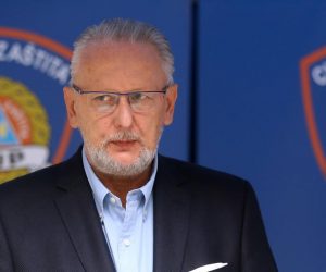31.08.2020., Zagreb - Nacionalni stozer civilne zastite odrzao je konferenciju za medije o najnovijim detaljima sirenja koronavirusa u Hrvatskoj. Ministar unutarnjih poslova Davor Bozinovic. Photo: Damir Sencar/HINA/POOL/PIXSELL