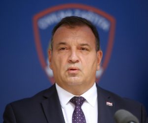 31.08.2020., Zagreb - Nacionalni stozer civilne zastite odrzao je konferenciju za medije o najnovijim detaljima sirenja koronavirusa u Hrvatskoj. Ministar zdravstva Vili Beros. Photo: Damir Sencar/HINA/POOL/PIXSELL
