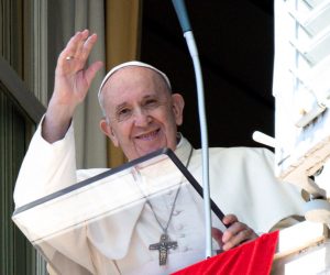 epa08654128 A handout picture provided by the Vatican Media shows Pope Francis during the Angelus prayer, Vatican City, 08 September 2020.  EPA/VATICAN MEDIA HANDOUT  HANDOUT EDITORIAL USE ONLY/NO SALES