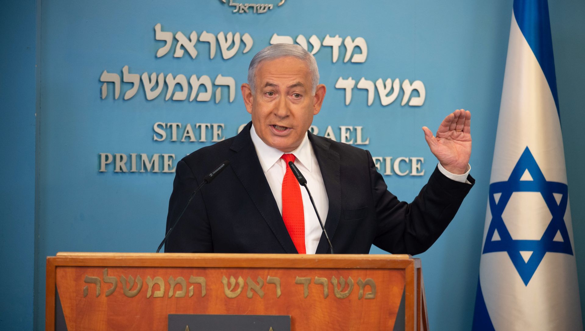 epa08667168 Israeli Prime Minister Benjamin Netanyahu briefing on coronavirus development in Israel at his office in Jerusalem, Israel, 13 September 2020. Netanyahu said that the government's decision to impose a second lockdown during the Jewish Holidays came after medical experts raised the alarm due to the increase in seriously ill patients suffering from COVID-19.  EPA/Yoav Dudkevitch / POOL