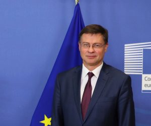 epa08725949 Estonian President Kersti Kaljulaid is welcomed by European Commission Vice President Valdis Dombrovskis in Brussels, Belgium, 07 October 2020.  EPA/YVES HERMAN / POOL