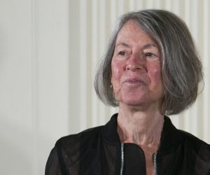 epa08728920 (FILE) - US poet Louise Gluck with the 2015 National Humanities Medal during a ceremony in the East Room of the White House in Washington, DC, USA, 22 September 2016 (reissued 08 October 2020). The 2020 Nobel Prize in Literature has been awarded to Louise Glueck, the Swedish Academy has announced.  EPA/SHAWN THEW *** Local Caption *** 53031868