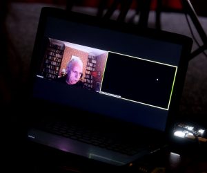 Zagreb, 09.10.2020. - Gostovanjem Hanifa Kureishija završava 19. Festival europske kratke priče. Festival se pod temom Luka različitosti, dijelom uživo, a dijelom putem digitalnih platformi, održavao od 4. listopada u Rijeci i Zagrebu.
Na fotografiji Hanif Kureishi.
foto HINA/ Edvard ŠUŠAK/ es