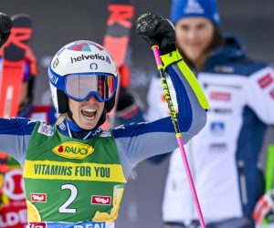epa08752470 The winner Marta Bassino of Italy celebrates in the finish area during the second run of the women's Giant Slalom race of the FIS Alpine Skiing World Cup season opener in Soelden, Austria, 17 October 2020.  EPA/GIAN EHRENZELLER