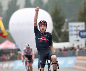 epa08755523 British rider Tao Geoghegan Hart of Ineos Grenadiers team wins the 15th stage of the Giro d'Italia 2020 cycling race, over 185 km, from Rivolto Military Airport, near Udine, to Piancavallo, near Pordenone, Friuli Venezia Giulia Region, Italy, 18 October 2020.  EPA/LUCA ZENNARO