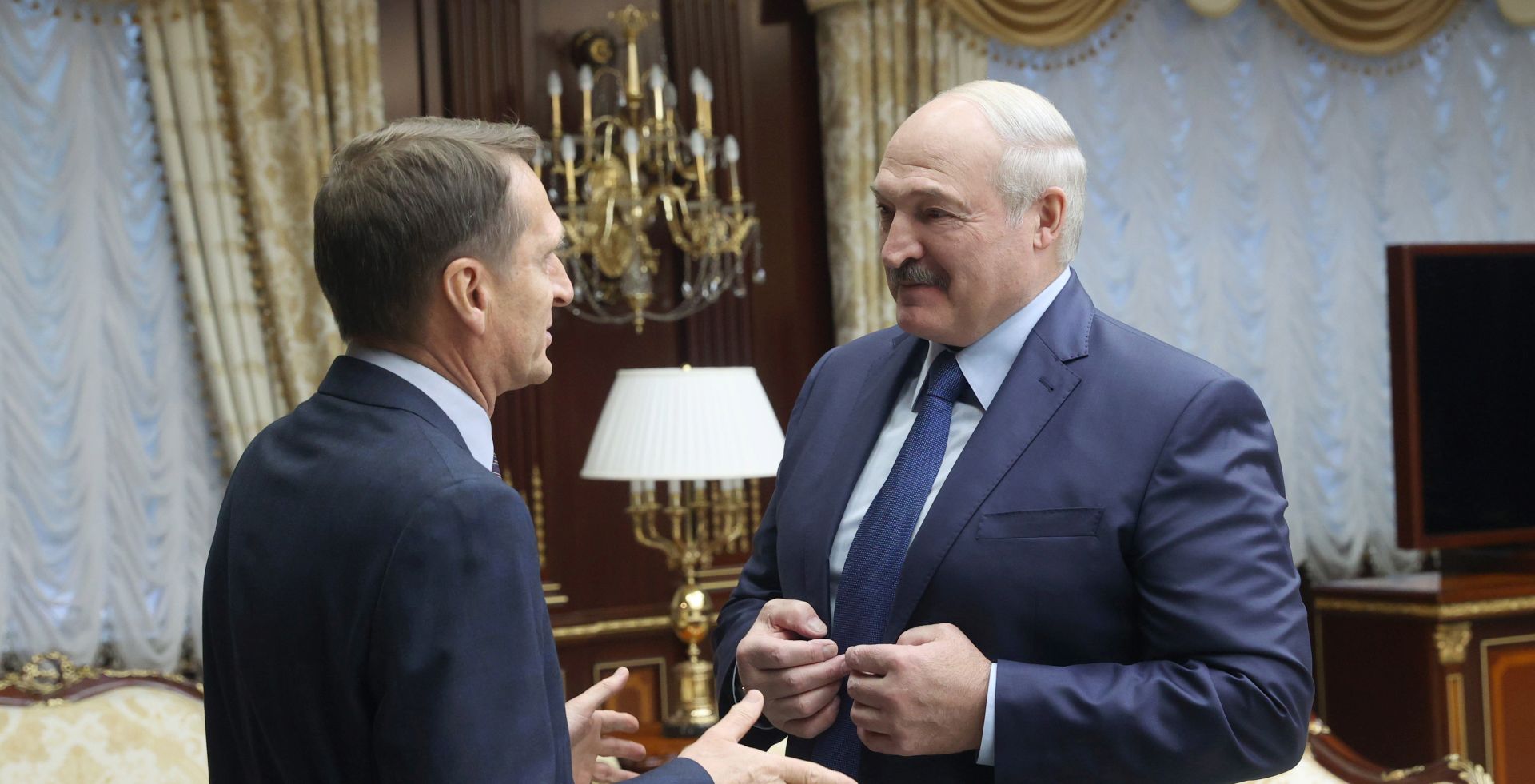 epa08764923 Belarusian President Alexander Lukashenko (R), talks to Sergei Naryshkin (L), head of the Russian Foreign Intelligence Service, during their meeting in Minsk, Belarus, 22 October 2020.  EPA/NIKOLAI PETROV / POOL MANDATORY CREDIT