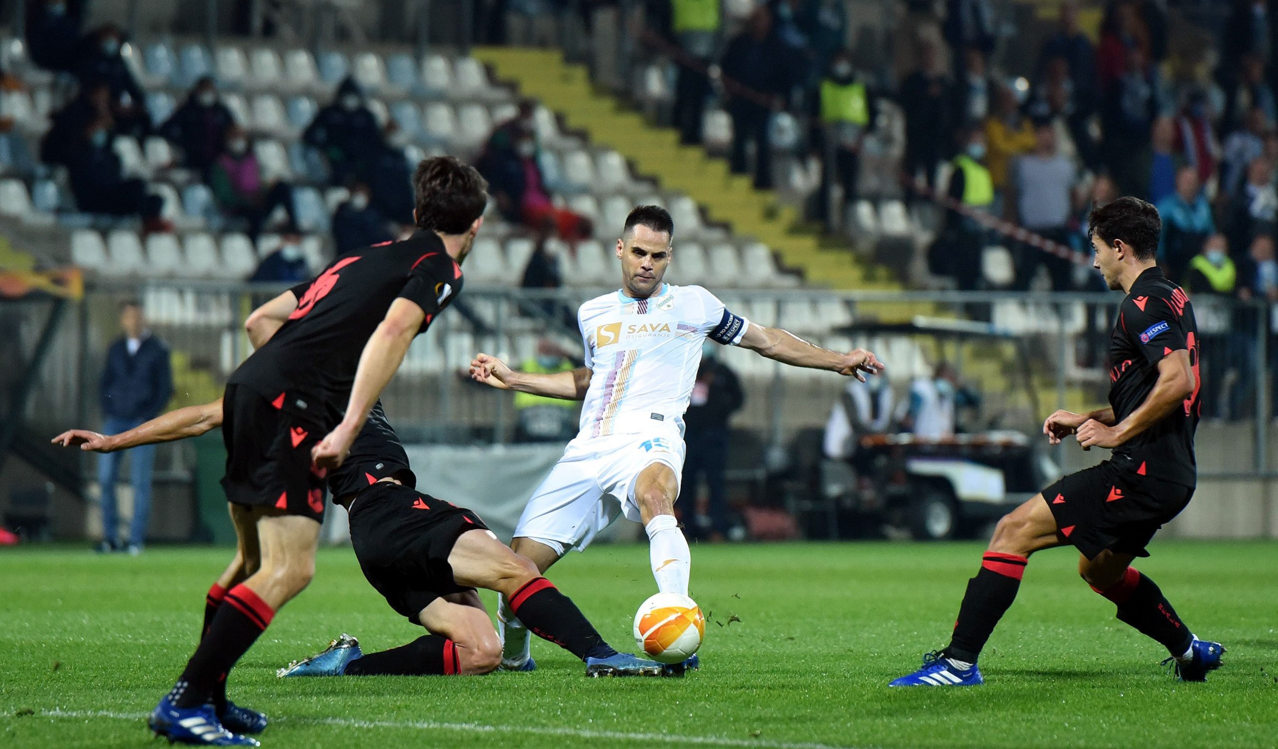 Rijeka, 22.10.2020.- Nogometai Rijeke otvorili su nastup u F skupini Europske lige domaæim porazom od Real Sociedada sa 0-1.  
foto HINA/ Miljenko KLEPAC/ ua