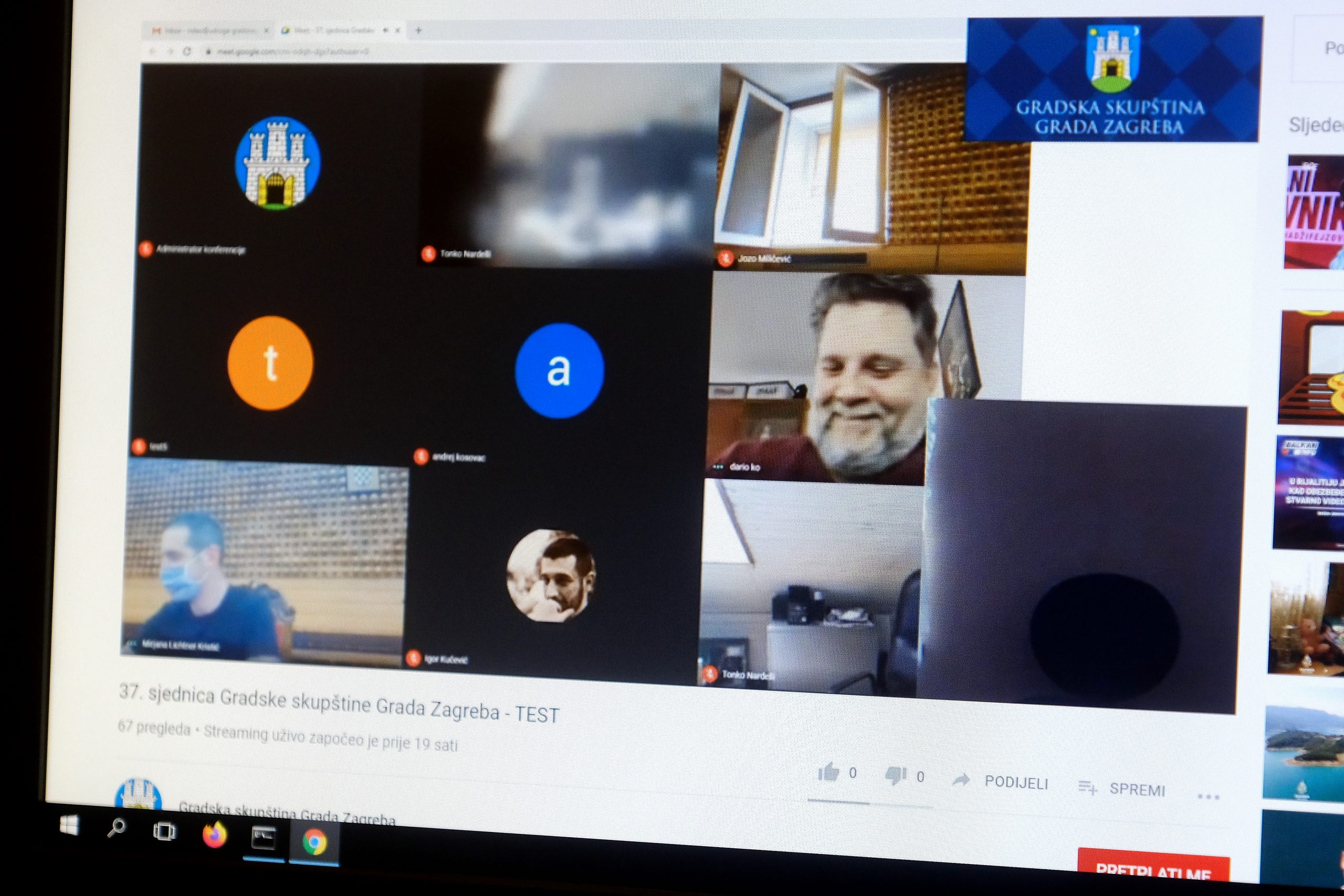 Zagreb, 27.10.2020 - Izjave zastupnika oporbe za vrijeme trajanja 37. sjednice gradske skupštine Grada Zagreba.
Na fotografiji online praćenje sjednice.
foto HINA/ Edvard ŠUŠAK/ es