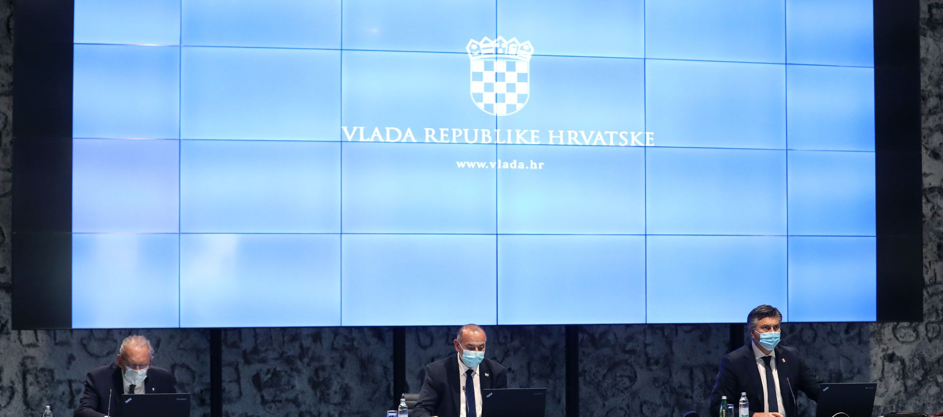 Zagreb, 29.10.2020. - Sjednica Vlade Republike Hrvatske odrava se u NSK. Na fotografiji potpredsjednici Vlade i ministri Davor Boinoviæ, Tomo Medved, premijer Andrej Plenkoviæ. foto HINA/ Lana SLIVAR DOMINIÆ/ lsd