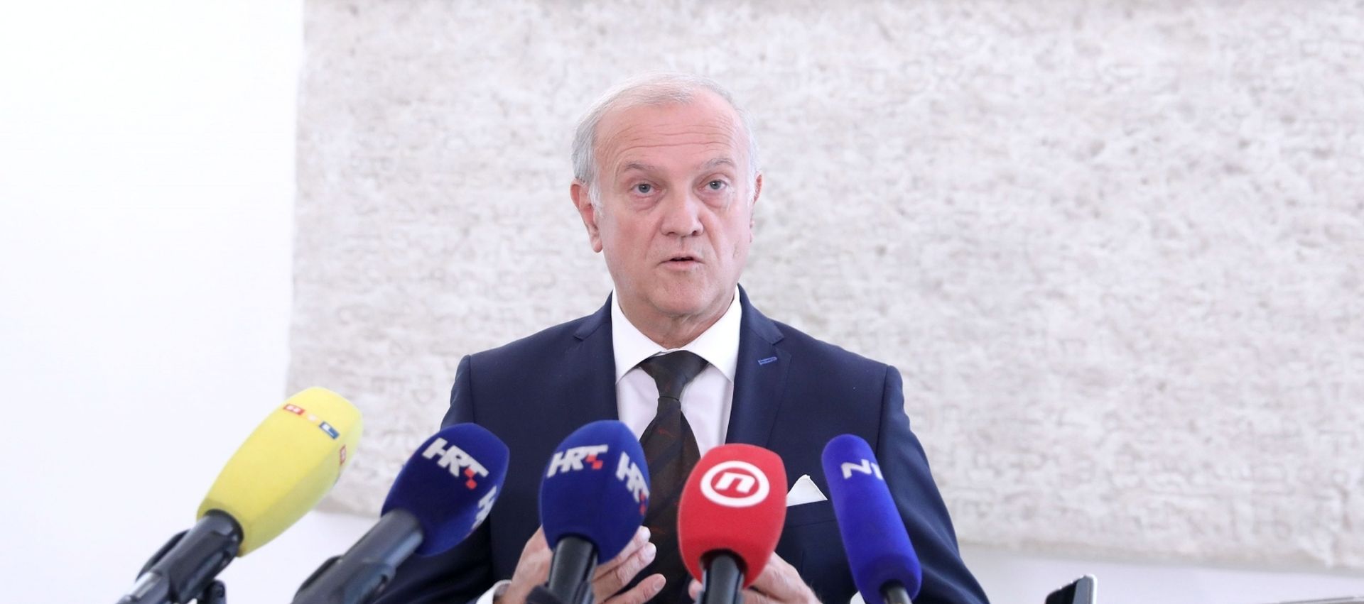 01.10.2020., Zagreb - Zastupnik Drazen Bosnjakovic komentirao je u Saboru Odluke odbora za ustav i poslovnik o ogranicenjima u radu zastupnika zbog koronavirusa.
Photo: Patrik Macek/PIXSELL