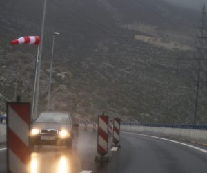 01.12.2014., Split - Mokri kolnici pozivaju na oprez u voznji.
Photo: Ivo Cagalj/PIXSELL