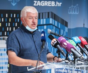 03.09.2020., Zagreb -  Redovna konferencija za novinare Stozera civilne zastite Grada Zagreba. Novinarima su nove podatke iznjeli dr Zvonimir Sostar, Olivera Majic zamjenica gradonacelnika grada Zagreba i dr Vjekoslav Jelac.

Photo: Robert Anic/PIXSELL