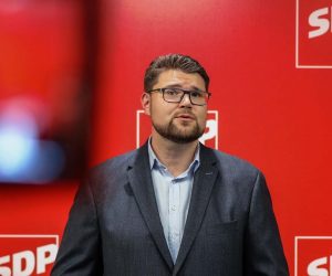 03.10.2020., Zagreb - U sjedistu SDP-a nakon unutarstranackih izbora predstavljen je novi predsjednik stranke Pedja Grbin. Photo: Jurica Galoic/PIXSELL