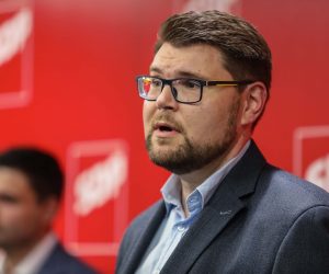 03.10.2020., Zagreb - U sjedistu SDP-a nakon unutarstranackih izbora predstavljen je novi predsjednik stranke Pedja Grbin. Photo: Jurica Galoic/PIXSELL