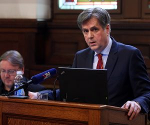 04.02.2016., Zagreb - U Vijecnici Hrvatske gospodarske komore predstavljeno je izdanje Poslovnih ocekivanja 2016. i proglasen je dobitnik nagrade Privrednog vjesnika Gorazd Nikic za ekonomskog analiticara 2015. Damir Novotny. 
Photo: Goran Stanzl/PIXSELL