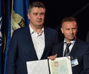 04.08.2020., Knin - Predsjednik RH Zoran Milanovic na kninskoj tvrdjavi odlikovao generale iz Vojno-redarstvene akcije Oluja. Mijo Jelic.
Photo: Hrvoje Jelavic/PIXSELL