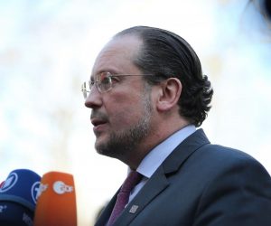 05.03.2020., Zapresic - Dolazak delegacija u dvorac Lucnica na neformalni sastanak ministara vanjskih poslova drzava clanica EU-a i Vijece za vanjske poslove. ministar vanjskih poslova Austrije Alexander Schallenberg Photo: Emica Elvedji/PIXSELL/EU2020HR