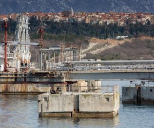 06.02.2018., Omisalj - Lokacija buduceg plutajuceg LNG terminala (prihvatni terminal za ukapljeni prirodni plin na otoku Krku) u sklopu postrojenja Dina- Petrokemije kojem se protive zastupnici otoka Krka. 
Photo: Nel Pavletic/PIXSELL