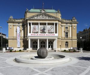 06.06.2020., Rijeka - Zavrseni su radovi na preuredjenju trga i fontane sa skulpturom Dusana Dzamonje pred kazalistem HNK Ivan pl Zajc.
Photo: Goran Kovacic/PIXSELL