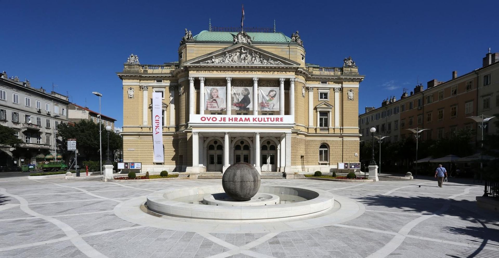 06.06.2020., Rijeka - Zavrseni su radovi na preuredjenju trga i fontane sa skulpturom Dusana Dzamonje pred kazalistem HNK Ivan pl Zajc.
Photo: Goran Kovacic/PIXSELL