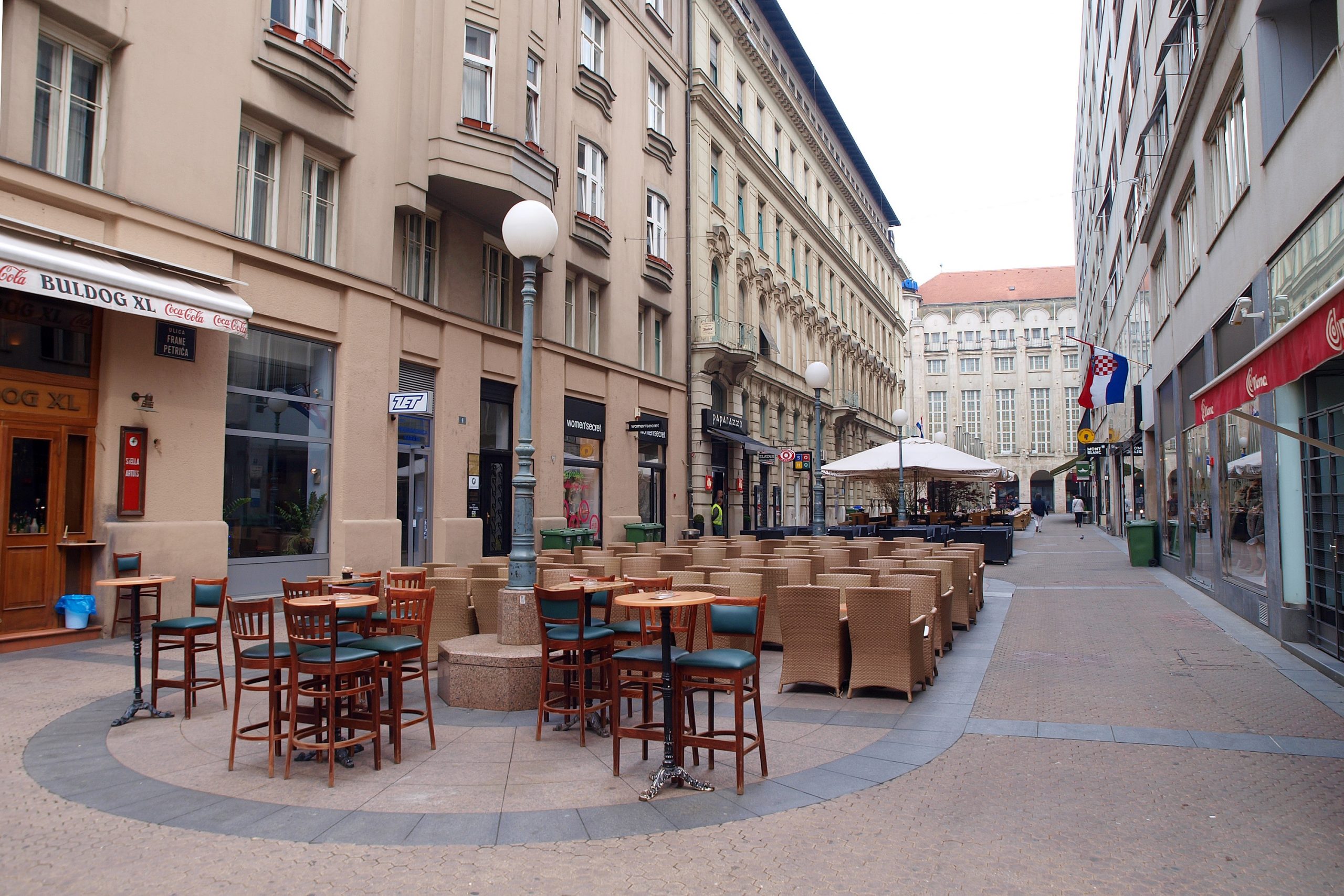 01.05.2011., Zagreb - Vecina gradjana odlucila je ostati u svojim domovima ili posjetiti Maksimir gdje se dijelio grah povodm prvog svibnja, praznika rada te su tako ulice u centru Zagreba bile prazne.
Photo: Borna Filic/PIXSELL