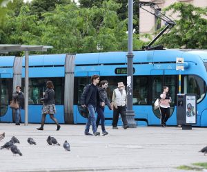 11.05.2020., Zagreb - Zagrebacki ZET je danas pustio u promet jos sedam tramvajskih linija i ukinuo vecinu izvanrednih autobusnih linija. Zbog steta od potresa tramvaji jos uvijek ne voze preko Trga bana Jelacica.
Photo: Patrik Macek/PIXSELL
